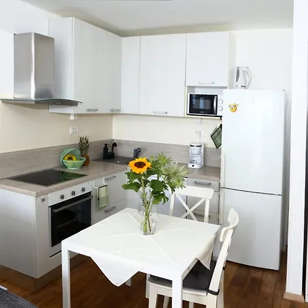 Apartment Renci With Sea View Split